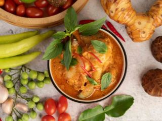 Kari omáčka je jedním z nejvoňavějších a nejchutnějších základů asijské kuchyně. Může být jemná, pikantní, krémová nebo...